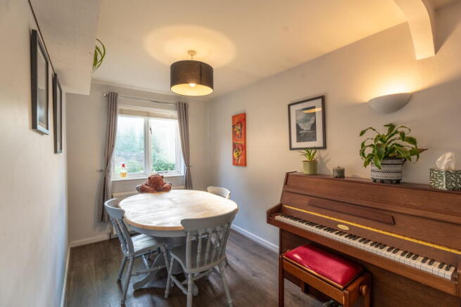 3 bed Semi-Detached for sale Image 5