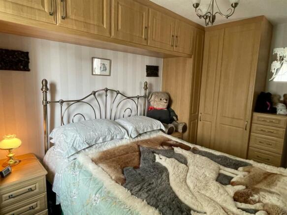 Bedroom..jpg
