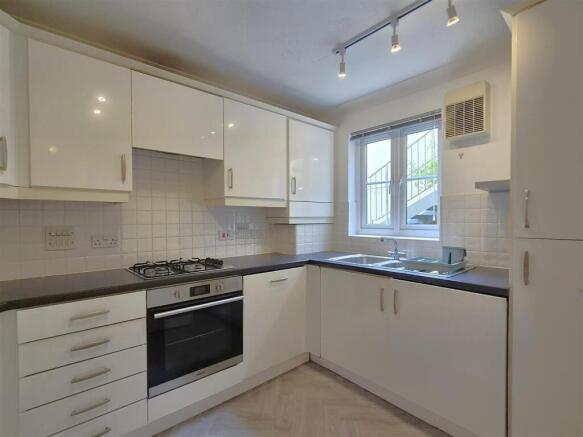 Kitchen 3.jpg