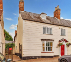 2, Red Lion Court, Bridge Street, Kineton CV35 0HX