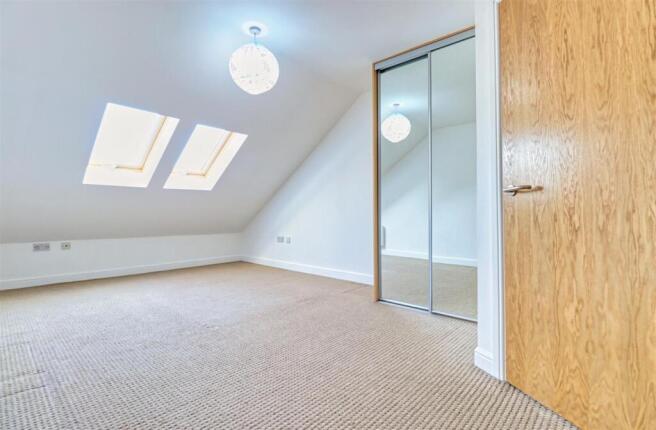 2 bed Flat to rent Image 5