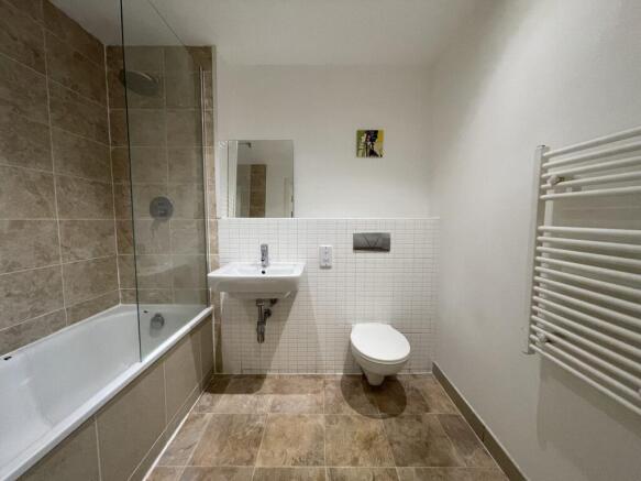 1 bed Apartment to rent Image 8
