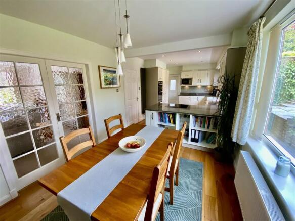 4 bed Detached for sale Image 9