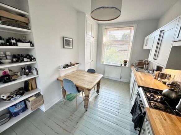 2 bed Flat to rent Image 4