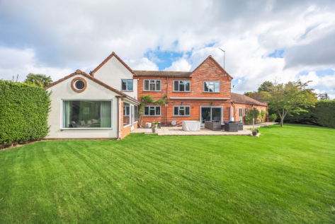 Impressive Detached Five Bedroom Home in Fritton
