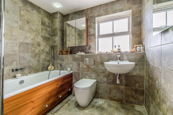 Family Bathroom/WC