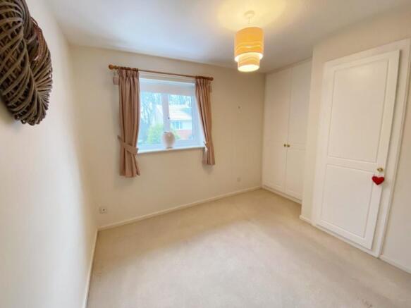 Bedroom 1 pic 2.jpg