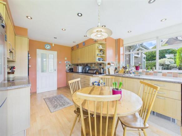 3 bed Detached Bungalow for sale Image 10