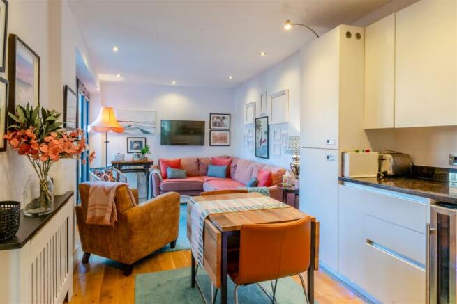 Lounge/ Kitchen