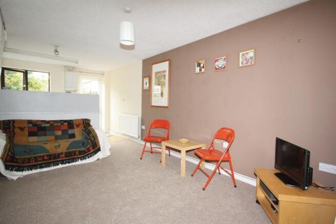 LOUNGE 2