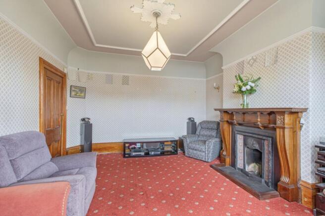 5 bed Semi-Detached for sale Image 5
