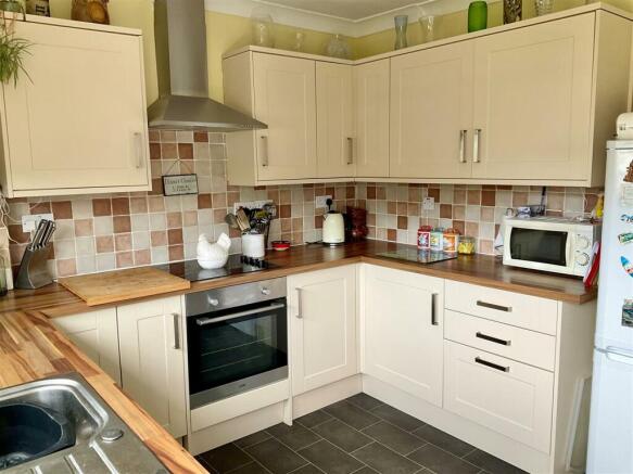 kitchen1.jpg