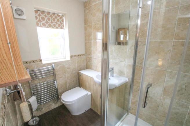 EN SUITE SHOWER ROOM