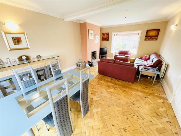 Lounge / Dining Room