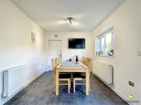 4 bed Detached for sale Image 7