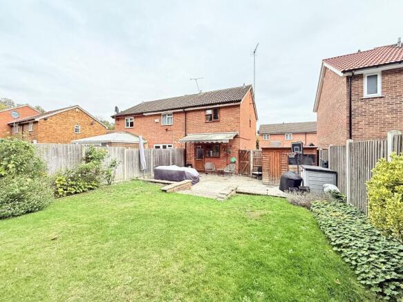 Curling Lane, Badgers Dene, Grays photo 4