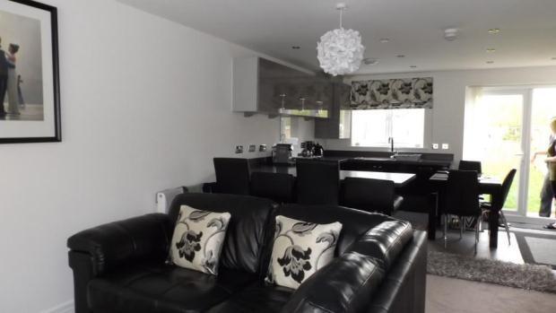 Lounge/Kitchen