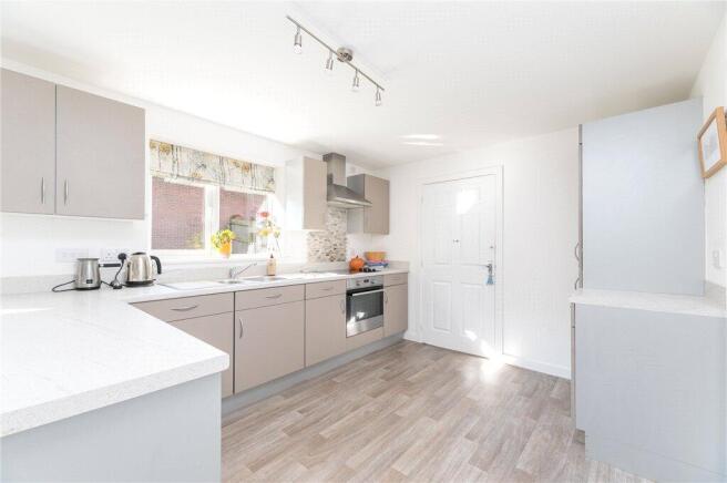 5 bed Detached for sale Image 6