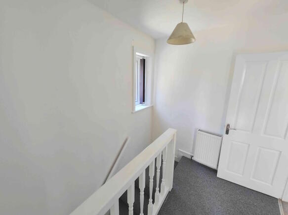 2 bed End of Terrace to rent Image 6
