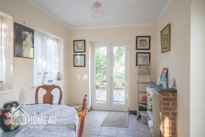 SUN ROOM: