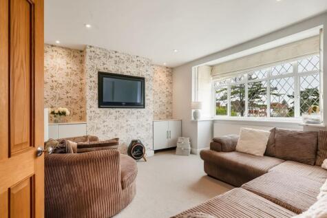 Thorndon Gardens, Epsom, KT19