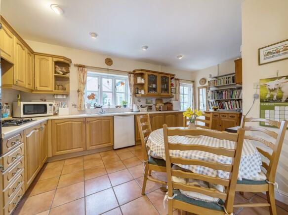 Dining/Kitchen Rm