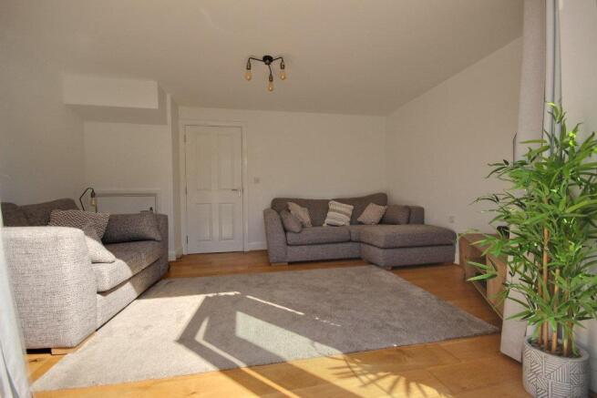 3 bed Semi-Detached for sale Image 4
