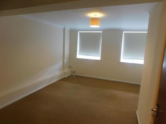 2a Wentworth Living Room