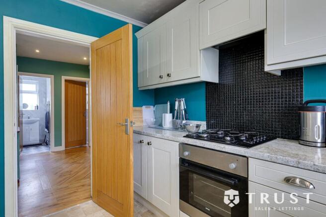3 bed Semi-Detached for sale Image 8