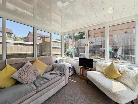 2 bed Detached Bungalow for sale Image 8