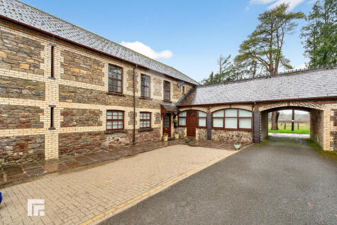 Henstaff Mews, Groesfaen