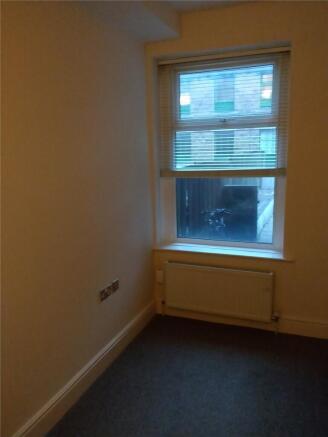 3 bed Apartment for sale Image 8