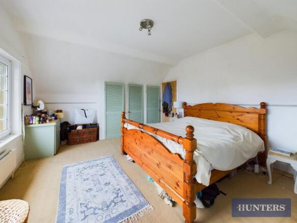 3 bed Apartment for sale Image 8