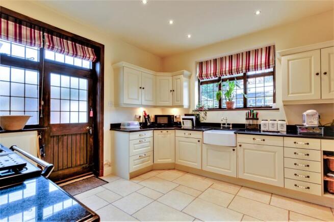 KITCHEN BREAKFAST ROOM