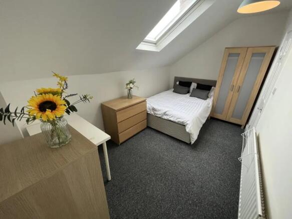 4 bed Terraced to rent Image 10