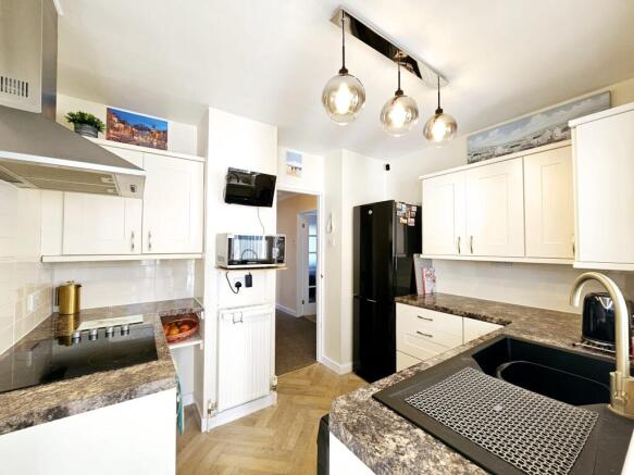 2 bed Semi-Detached Bungalow for sale Image 5