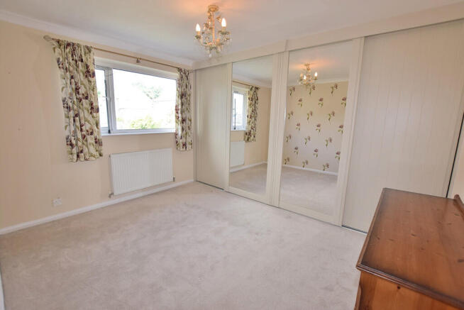 3 bed Semi-Detached for sale Image 10