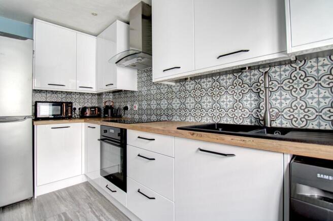 Kitchen (alt view)
