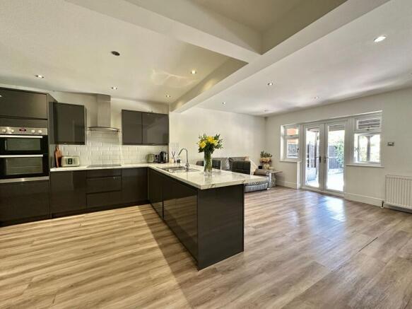 Open Plan Kitchen / Family Room
