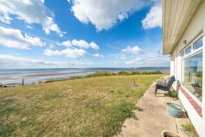 18, Solent Breezes, Chilling Lane, Warsash, Southampton SO31 9HG