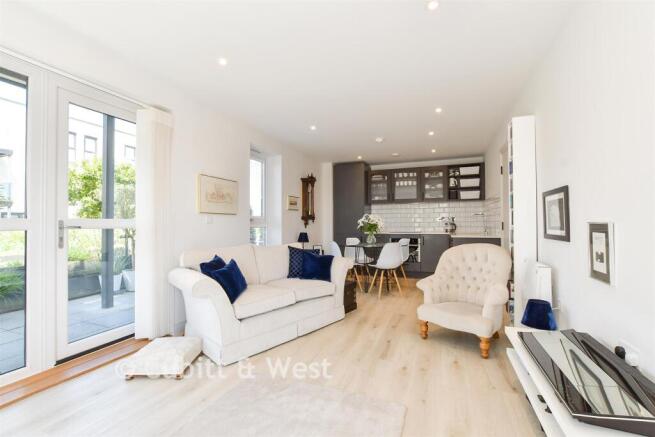 Lounge/Kitchen