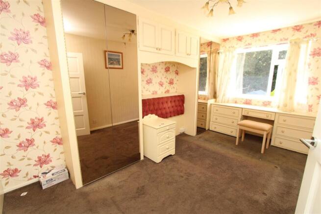 2 bed Semi-Detached Bungalow for sale Image 8