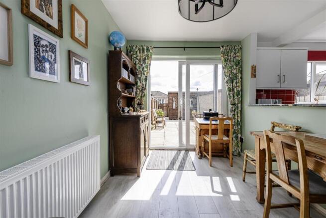 3 bed Semi-Detached Bungalow for sale Image 9