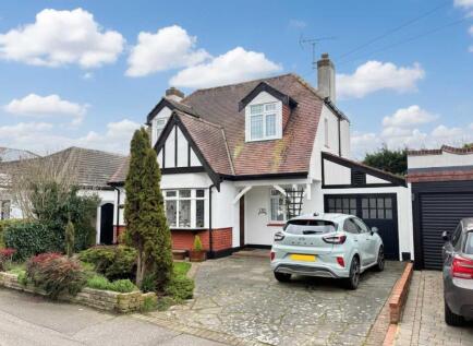 *MARINE ESTATE * Western Road, Leigh on Sea