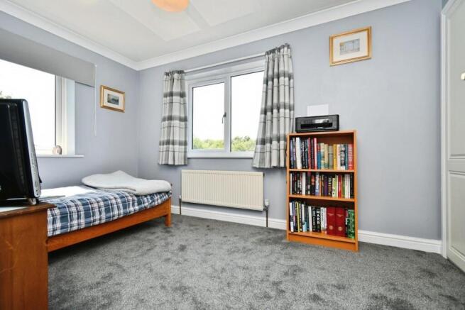 6 bed Detached for sale Image 10