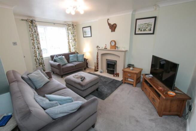 ATTRACTIVE LOUNGE