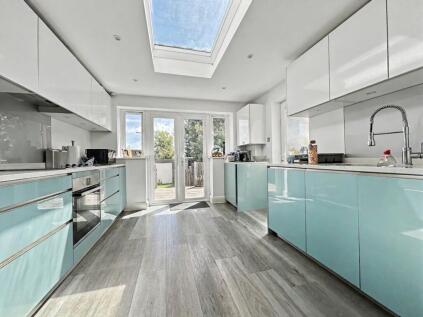 Broomfield Avenue, Telscombe Cliffs, BN10 7AL