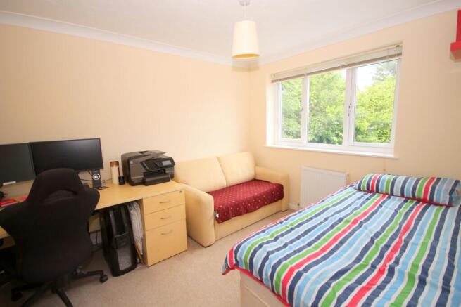 BEDROOM 2