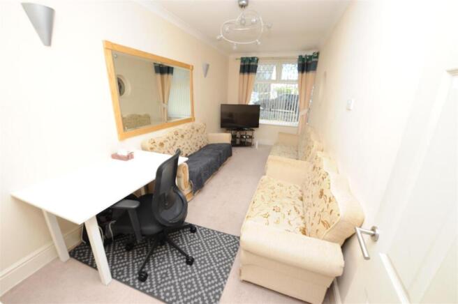 5 bed Semi-Detached for sale Image 11