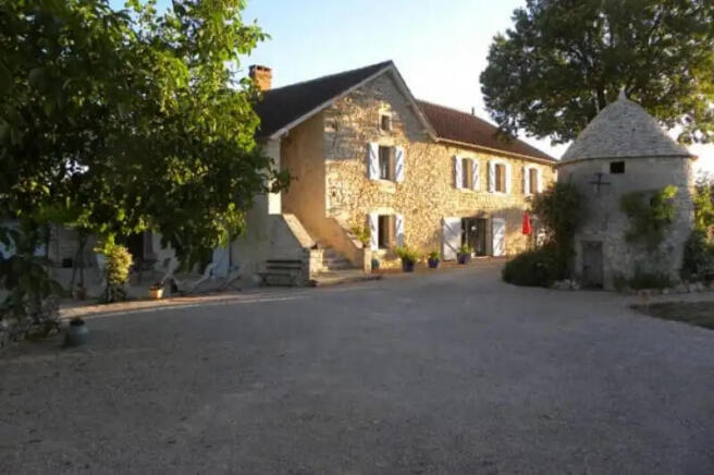 Photo 3